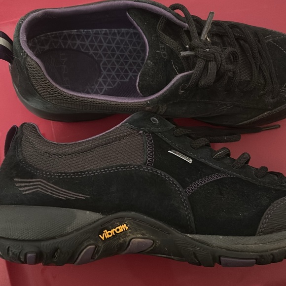 Cool Dansko sneakers! - Picture 2 of 5